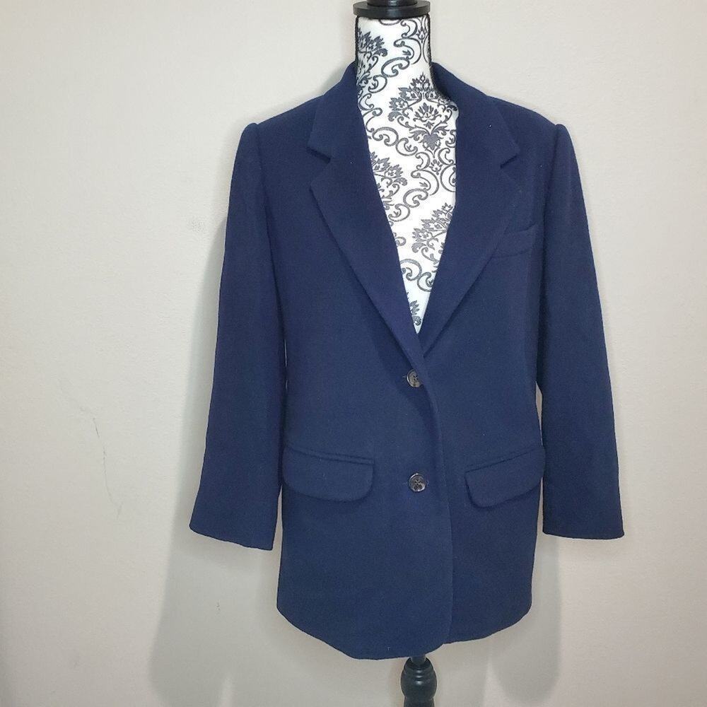 Eddie  Bauer medium petite vintage navy blue blazer with built in shoulder pads